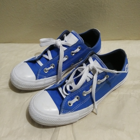 Exclusive Converse Low Tops - Picture 3 of 16